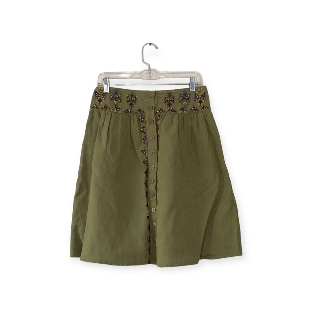 Women’s green, embroidered Anthropologie Maeve button up skirt, size 4